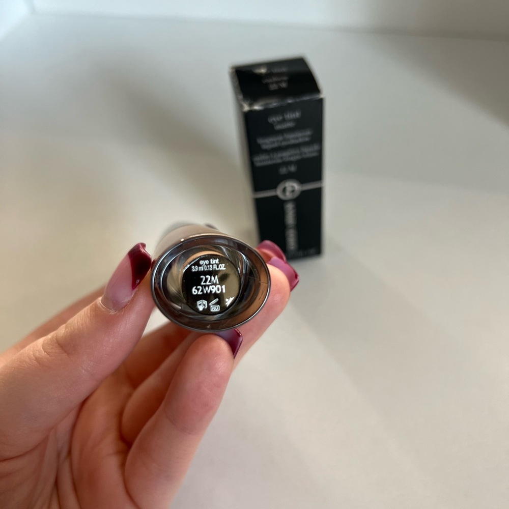 Giorgio Armani Eye Tint Long Lasting Matte Eyeshadow - 22M in Cashew - Picture 8 of 8